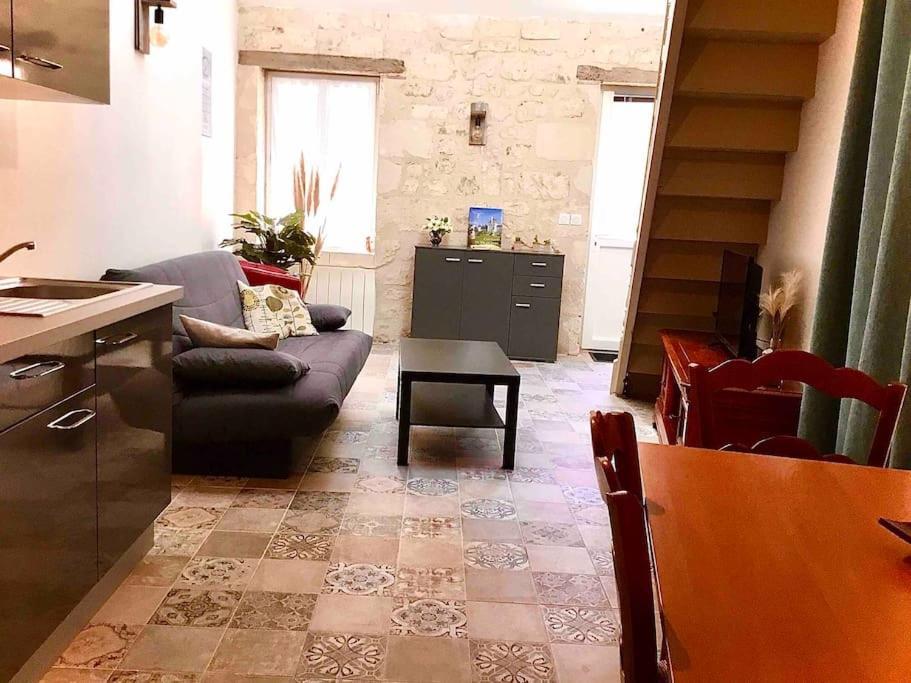 Logement Neuf Et Cosy Proche Centre Ville Chinon Ngoại thất bức ảnh